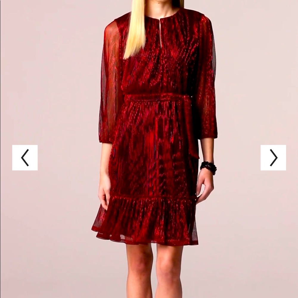 Gorgeous Vera Wang Red Metallic Holiday Cocktail Dress